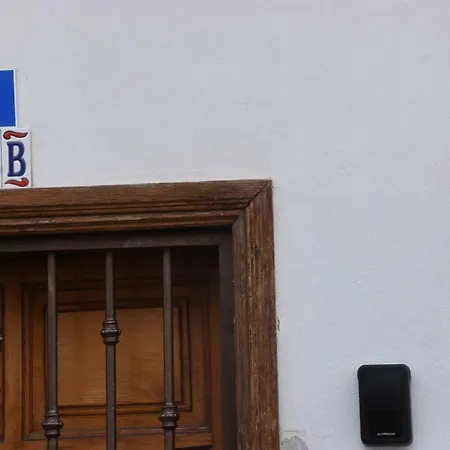 Veronica Пуэрто-де-Моган