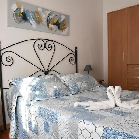 Veronica Пуэрто-де-Моган